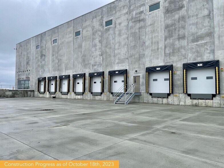 More Photos Of 4903 19th Ave N, Fargo Distribution For Lease