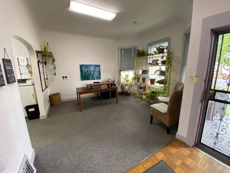 More Photos Of 100 Vine St, Reno Office For Lease