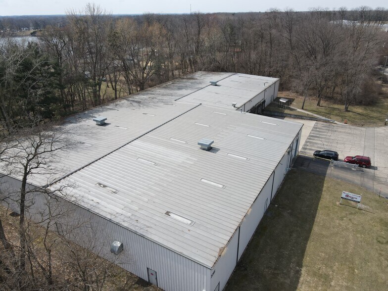 More Photos Of 3705 Manchester Dr, Elkhart Warehouse For Lease