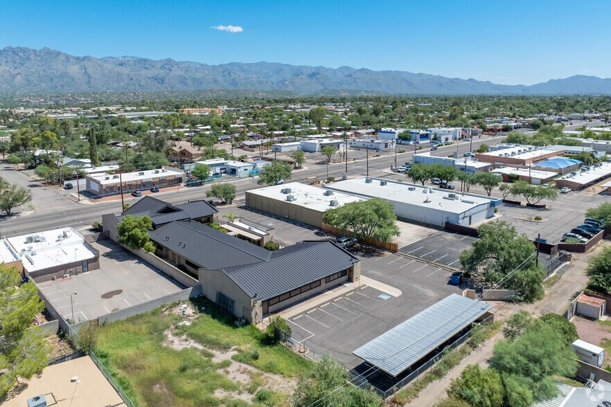 More Photos Of 5232 E Pima St, Tucson Office For Sale