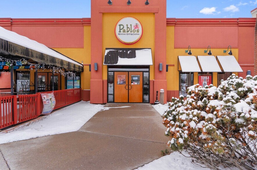 More Photos Of 850 Kepler Dr, Green Bay Restaurant For Sale