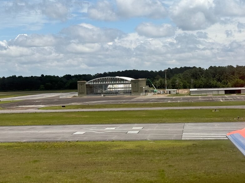 More Photos Of 8100 Airbus Military Dr, Mobile Airplane Hangar For Lease