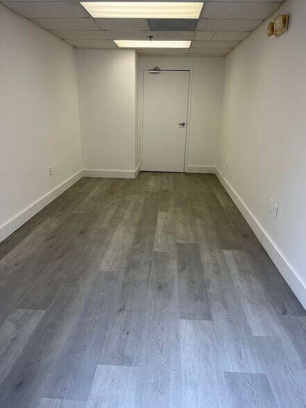 More Photos Of 11965 SW 142nd Ter, Miami Light Distribution For Sale