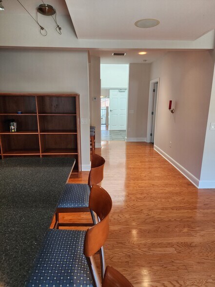 More Photos Of 3001 W Azeele St, Tampa Office For Lease