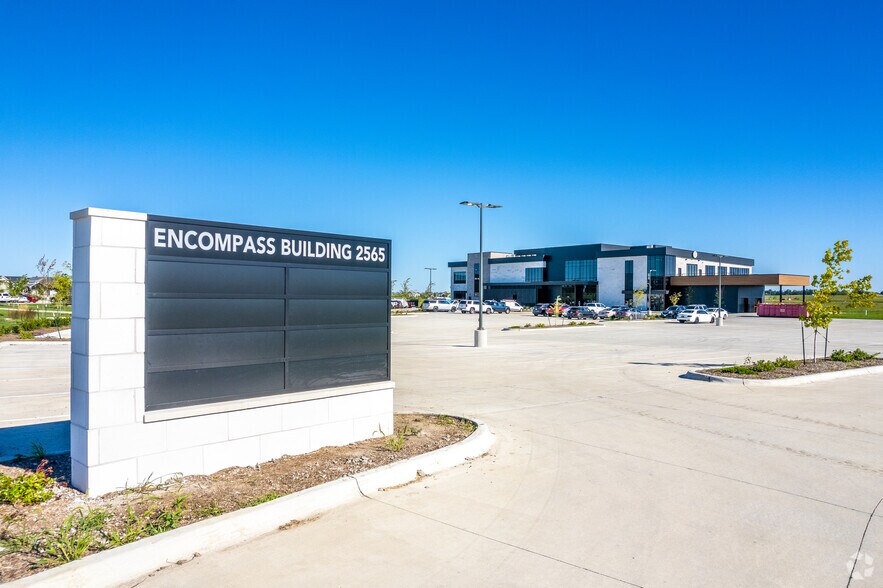 More Photos Of 2565 SE Encompass Dr, Waukee Office For Sale