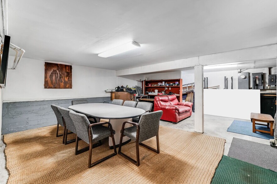 More Photos Of 11456-11464 Whittier Blvd, Whittier Restaurant For Sale