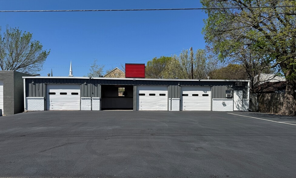 Primary Photo Of 429 N Jefferson St, Lancaster Warehouse For Sale