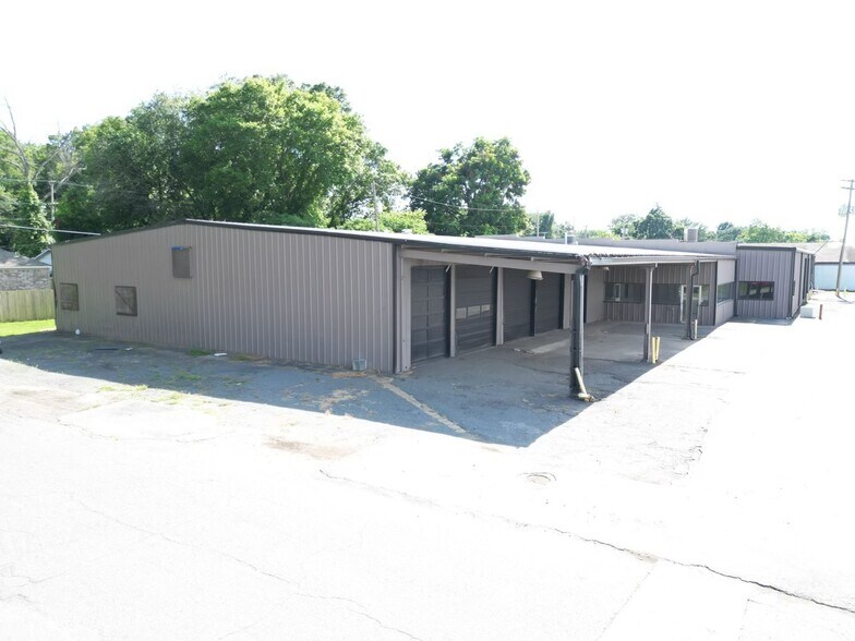 More Photos Of 2222 E Broadway St, North Little Rock Manufacturing For Lease