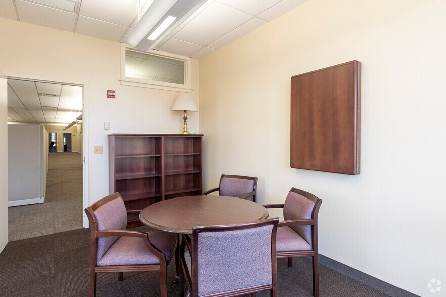 More Photos Of 920 Ridgebrook Rd, Sparks Office For Sale