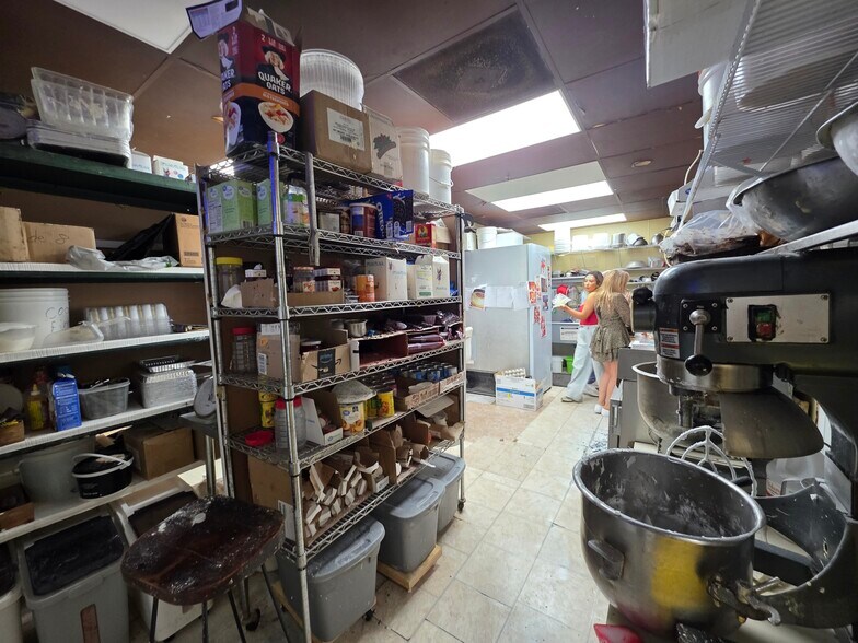 More Photos Of 1304 Fording Island Rd, Bluffton Unknown For Lease