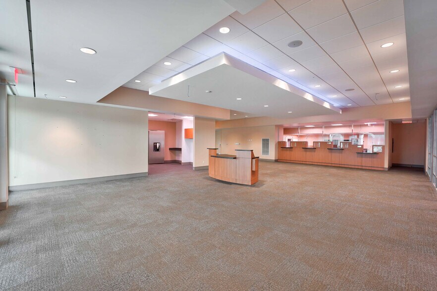 More Photos Of 1200 E Blue Heron Blvd, West Palm Beach Storefront Retail Office For Lease