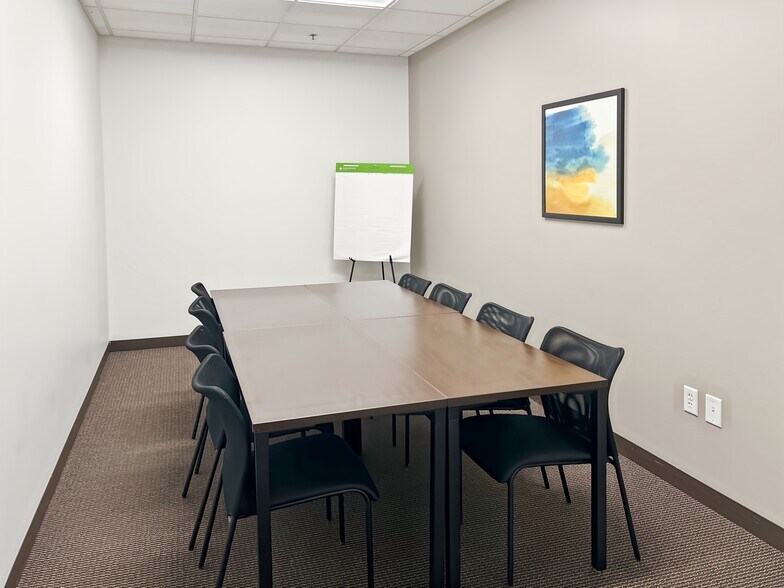 More Photos Of 4620 E 53rd St, Davenport Coworking Space