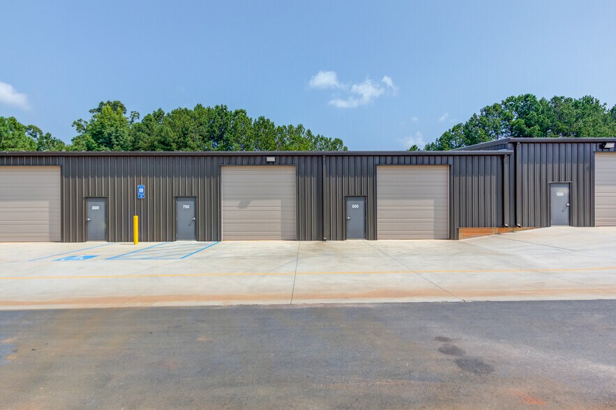 More Photos Of 5915 Steeplechase Blvd, Cumming Warehouse For Lease
