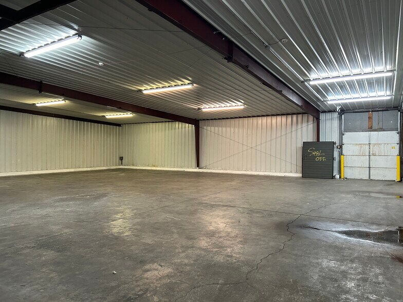 More Photos Of 4744 Singleton Station Rd, Louisville Distribution For Lease