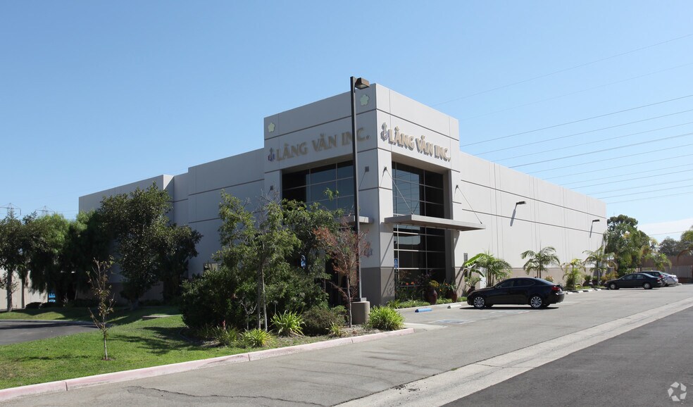 More Photos Of 15170 Goldenwest Cir, Westminster Warehouse For Lease