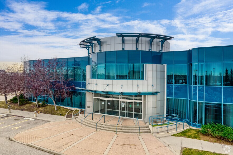 More Photos Of 5811-6011 46th St SE, Calgary Warehouse For Lease