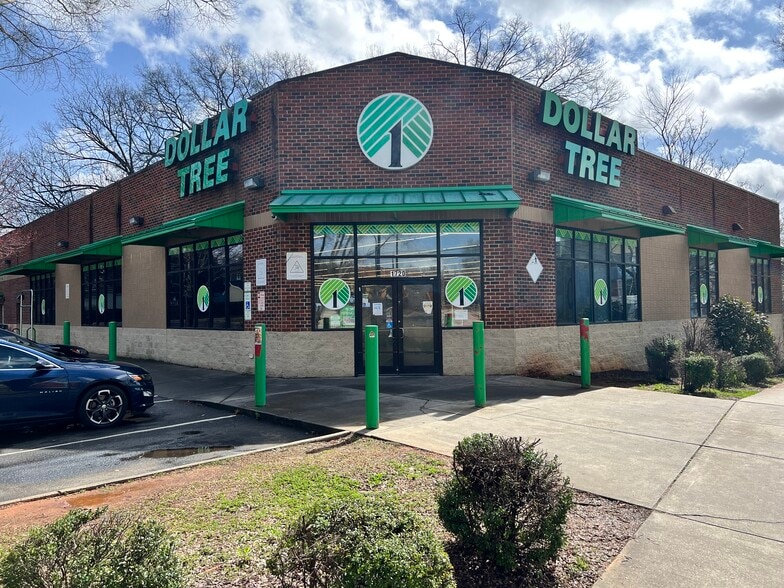 More Photos Of 1720 W Trade St, Charlotte Freestanding For Sale
