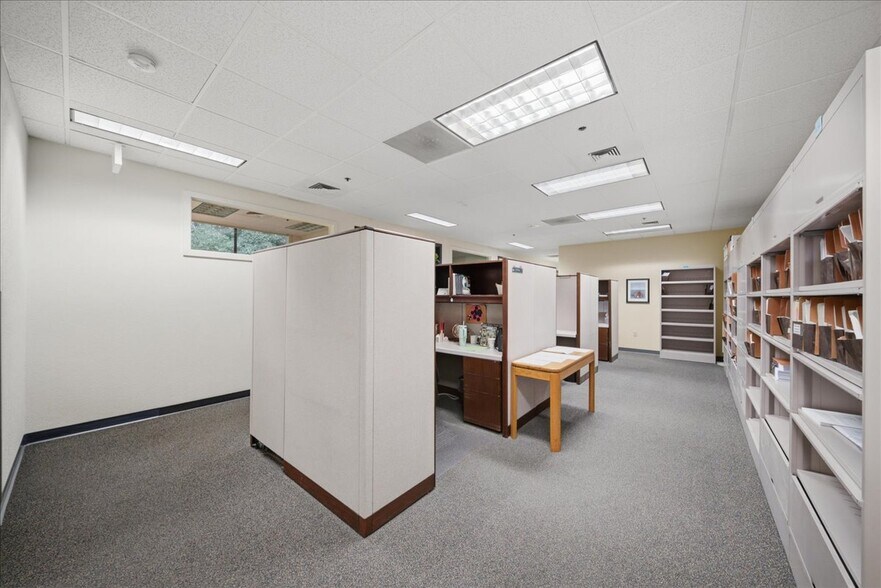 More Photos Of 700 University Ave, Sacramento Office For Lease