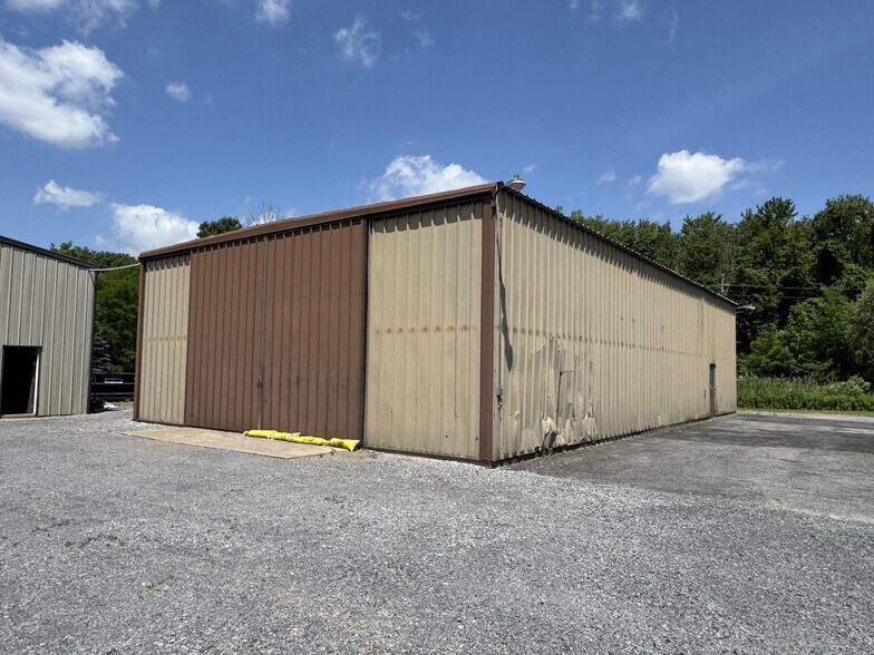More Photos Of 2200 State Route 14, Geneva Warehouse For Lease