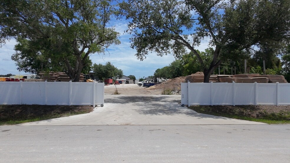 Primary Photo Of 4036 Edison Ave, Fort Myers Land For Lease