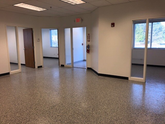 More Photos Of 340 Marshall Ave, Aurora Warehouse For Sale