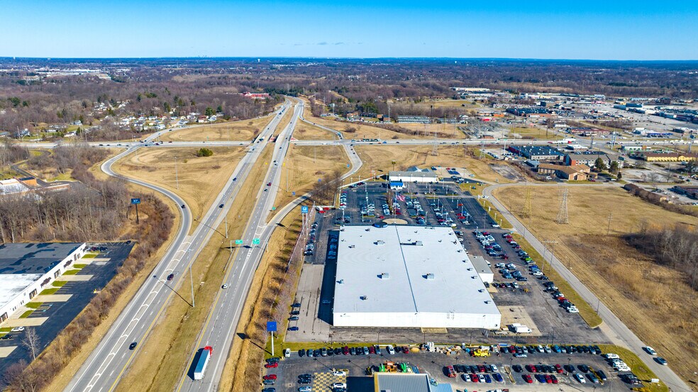 More Photos Of 825 Leona St, Elyria Warehouse For Lease