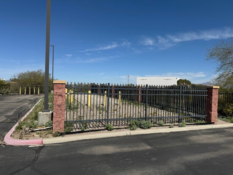 More Photos Of 3761 E Tennessee St, Tucson Warehouse For Lease