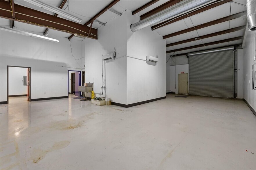 More Photos Of 1501 Sage Rd, Medford Warehouse For Sale