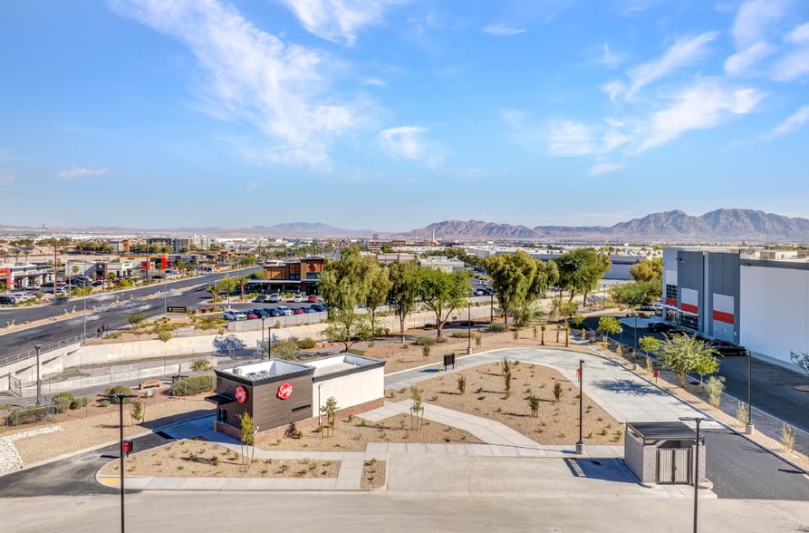 More Photos Of 885 E Craig Rd, North Las Vegas Fast Food For Sale