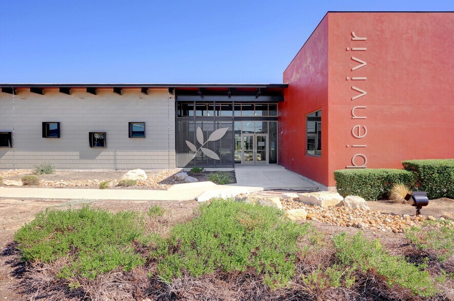 More Photos Of 3610-3626 West Ave, San Antonio Office For Sale