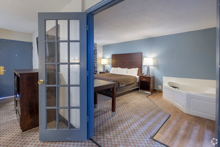 More Photos Of 500 Chris Dr, West Columbia Hotel For Sale