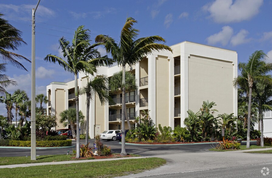 More Photos Of 2901 N Federal Hwy, Boca Raton Hotel For Lease