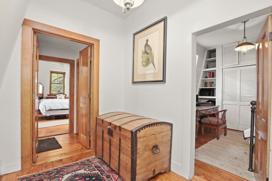 More Photos Of 47 Hollow Tree Ridge Rd, Darien Apartments For Sale