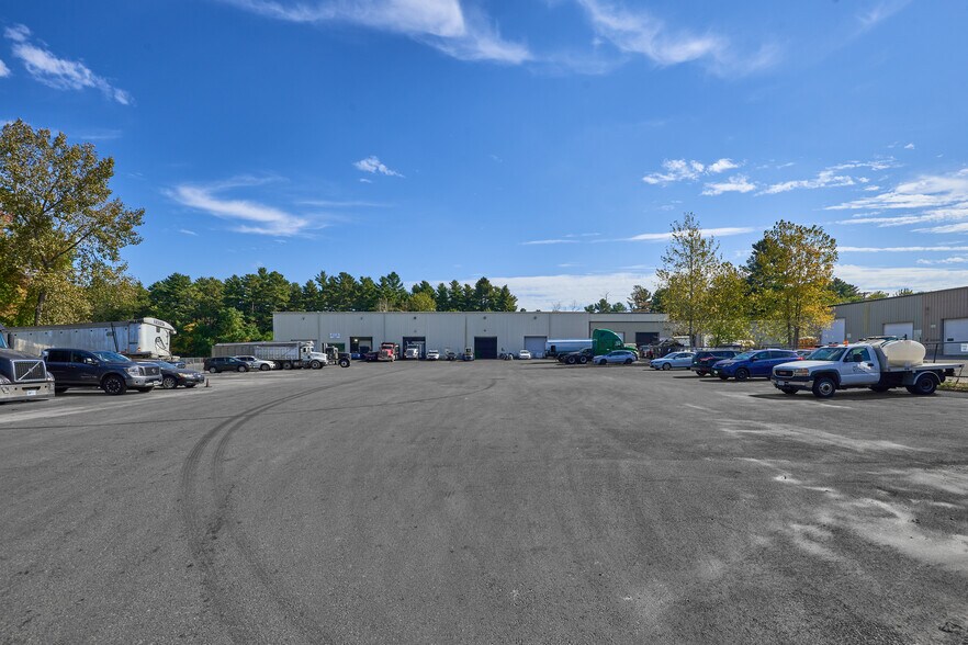 More Photos Of 896 Boston Post Rd, Marlborough Unknown For Lease