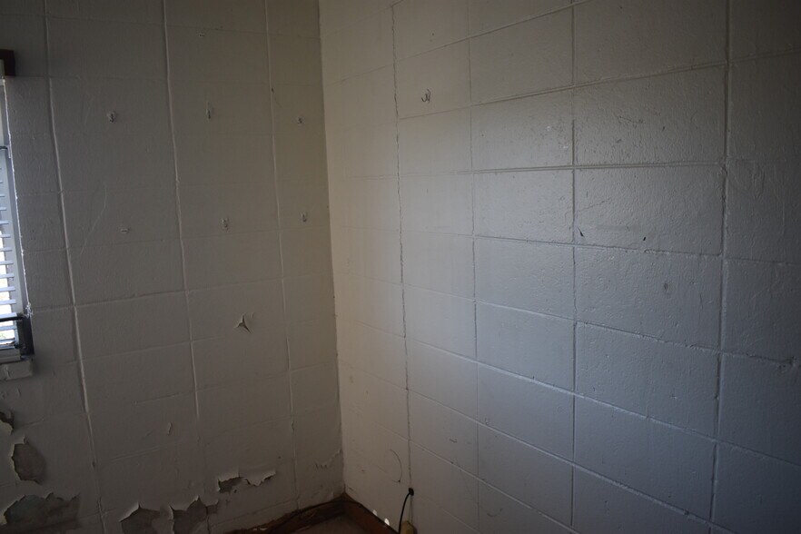 More Photos Of 1484 Broad St, Augusta Freestanding For Sale