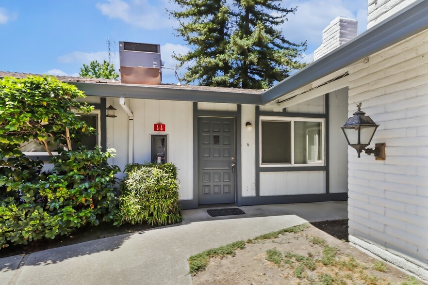 More Photos Of 2316 Villanova Cir, Sacramento Apartments For Sale