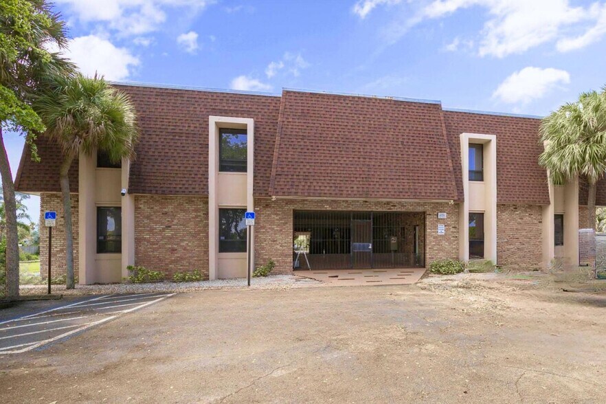 More Photos Of 3003 S Congress Ave, Lake Worth Medical For Sale