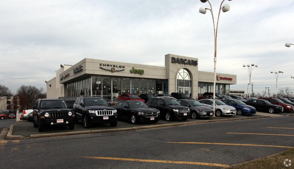 Primary Photo Of 8100 Annapolis Rd, Hyattsville Auto Dealership For Sale