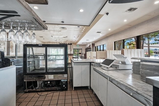 More Photos Of 7653 International Dr, Orlando Freestanding For Lease