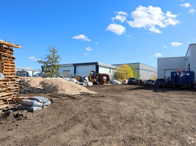 More Photos Of 4503 Morris Rd NW, Edmonton Service For Lease