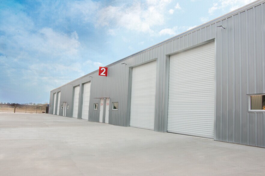 More Photos Of 1220 Satterwhite Rd, Buda Unknown For Lease