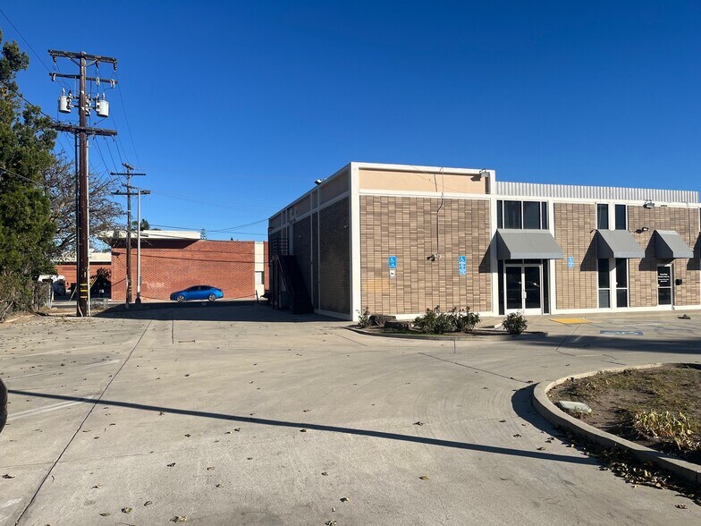 Primary Photo Of 905 S A St, Oxnard Medical For Lease