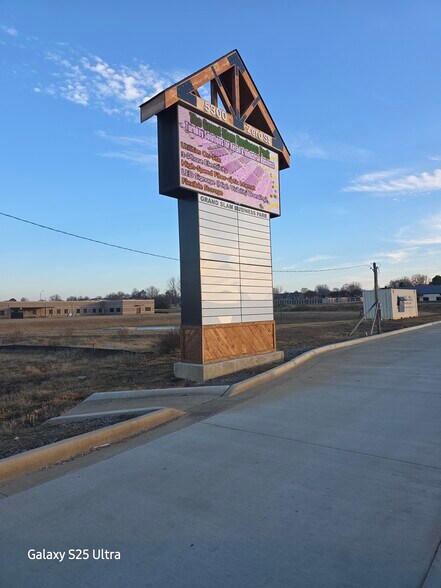 More Photos Of 5300 S Zero St, Fort Smith Storefront Retail Office For Sale