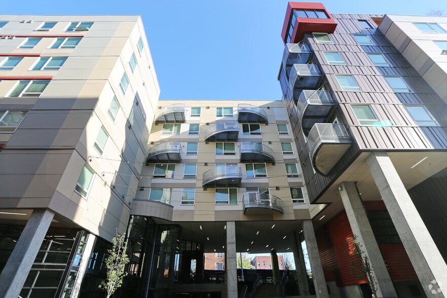 More Photos Of 4535 12th Ave NE, Seattle Apartments For Lease