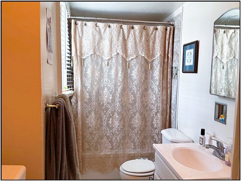 More Photos Of 401 S 38th Ave, Omaha Apartments For Sale