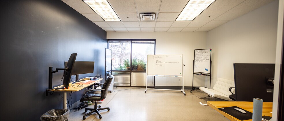 More Photos Of 6586 S Kenton St, Centennial Showroom For Lease