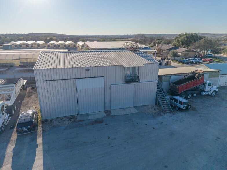 More Photos Of 7765 Fm 482, New Braunfels Office For Lease