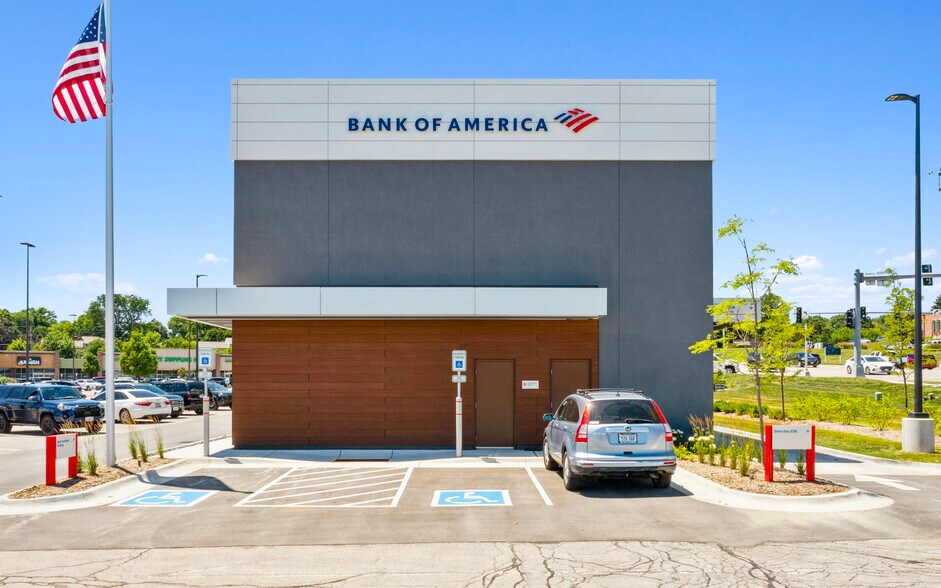 More Photos Of Bank of America, Omaha Bank For Sale
