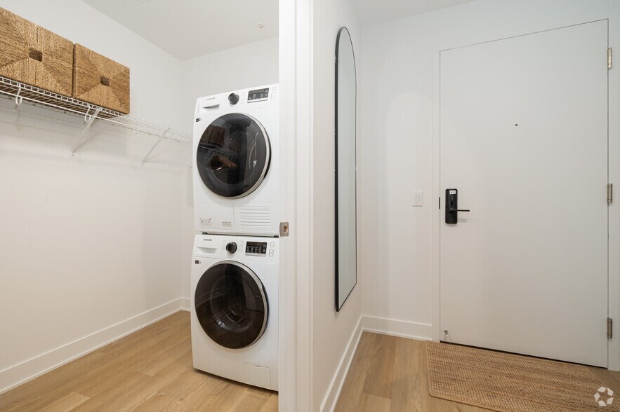 More Photos Of 5200 St De La Savane, Montréal Apartments For Lease