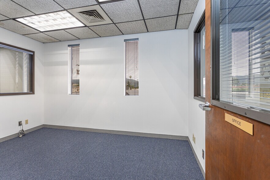 More Photos Of 132-142 W Verdugo Ave, Burbank Unknown For Lease